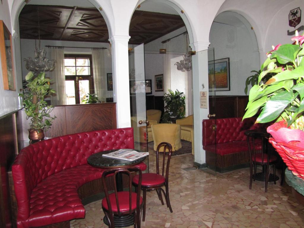 Hotel Ristorante Combolo Teglio Exterior photo